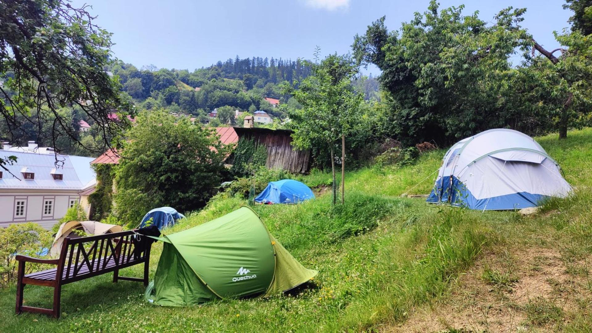 Stanovanie Pod Starym Zamkom - Camping Banská Štiavnica Exteriör bild